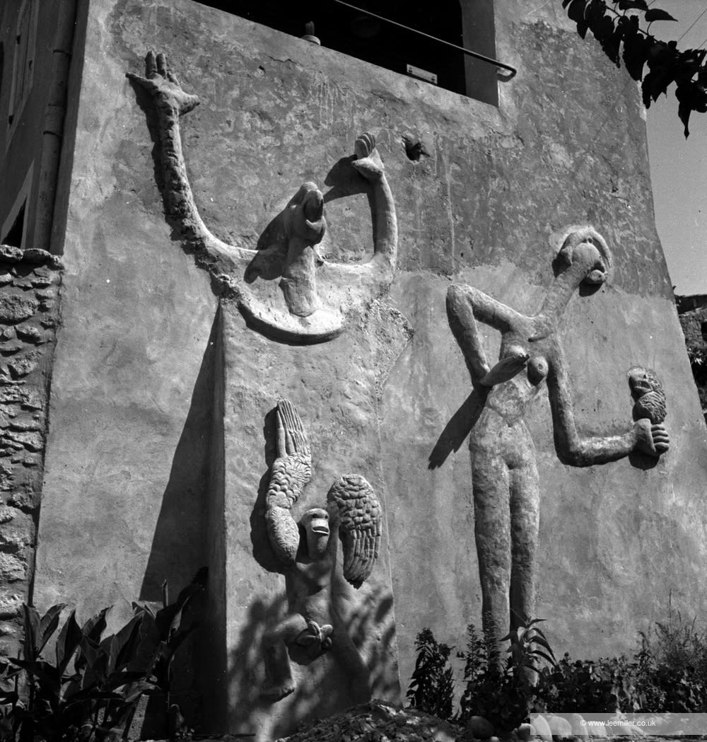 San Francisco Standard | Go Here Now: Transamerica Pyramid’s secret garden just got famed surrealist’s sculptures