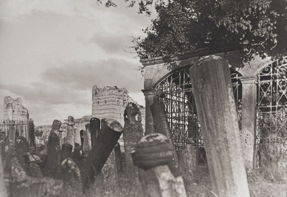 1851.gallery açılış sergisini Avni Lifij'in fotoğraflarıyla gerçekleştiriyor