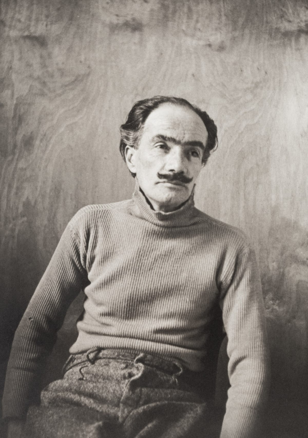 Avni Lifij’in Fotoğrafları