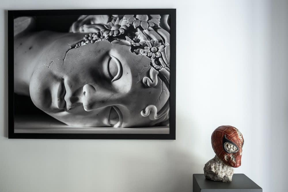 The new Human Connections contemporary art gallery opens today in Pietrasanta (Lucca).