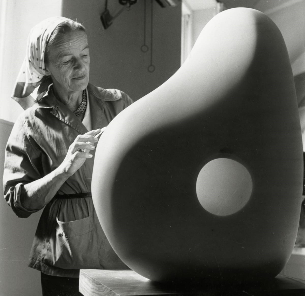 BARBARA HEPWORTH / バーバラヘップワース研究 仏語版 Hepworth.jpg?v=1731465631&