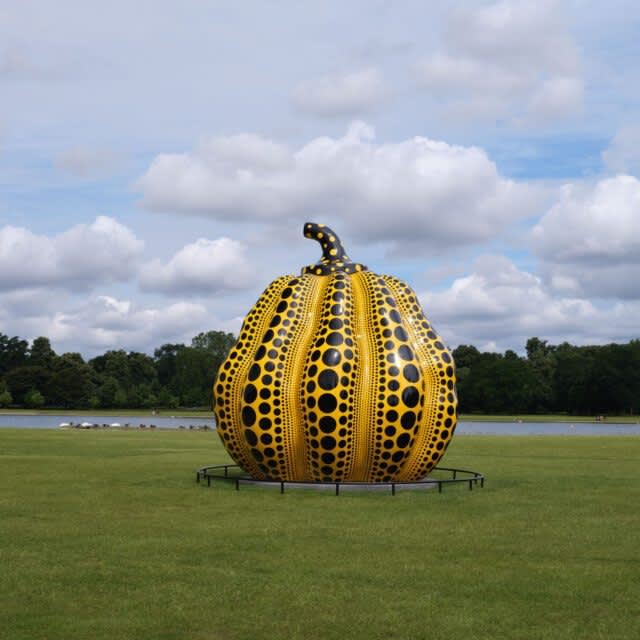 Yayoi Kusama Pumpkins | A Guide | Guy Hepner