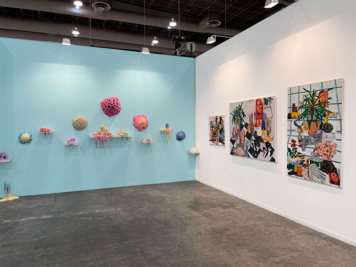 Installation image of Dan Lam's sculptures and paintings by Emilio Villalba at Zona Maco 2022