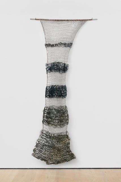 Barbara Levittoux-Świderska, Column [Kolumna], 1983