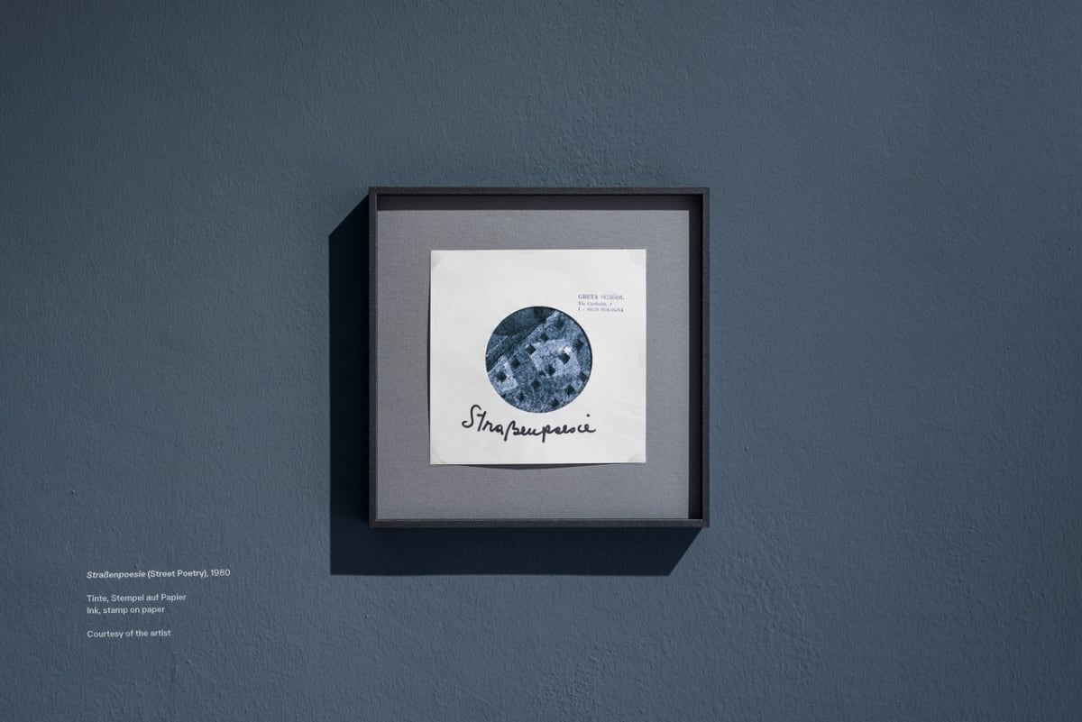 Installation View: Greta Schödl, Strassenpoesie, Phileas, Vienna. Photo: Manuel Carreon Lopez