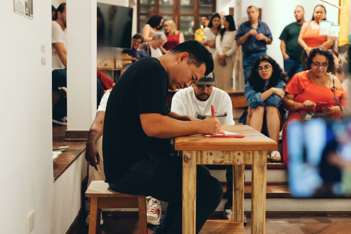 Performance de Mauro Yamaguti na Zipper Galeria, 30 de janeiro, quinta-feira, 17h30