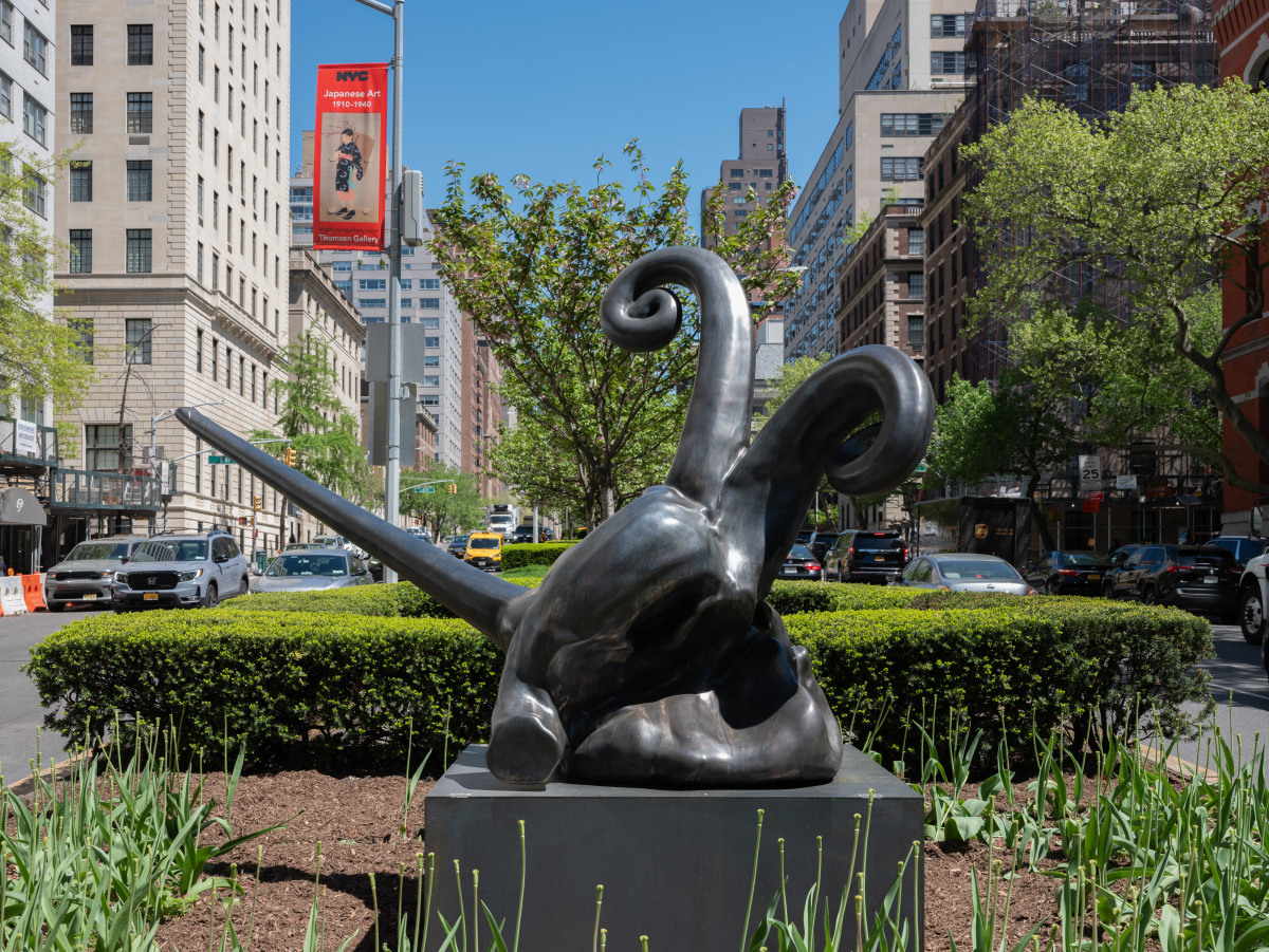 Alma Allen アートブック Alma Allen | May 16 – June 22, 2024 | Kasmin Gallery
