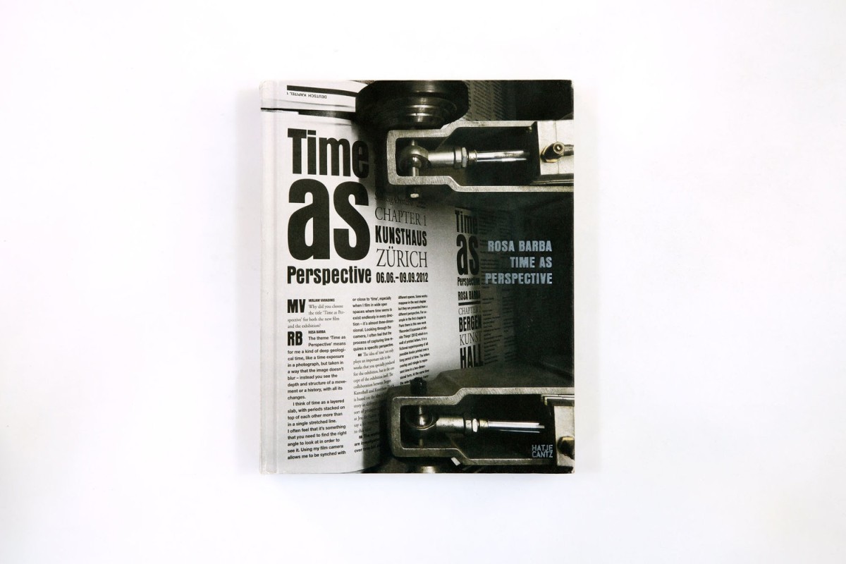 Rosa Barba Time as Perspective Texts by Laurie Anderson, Harun Farocki, Ingrid Wiener, Giovanni P. Ricciardi, Beiträge von Mirjam Varadinis / Solveig Øvstebø 2013 Publisher: Hatje Cantz Hardcover 258 pages Buy here