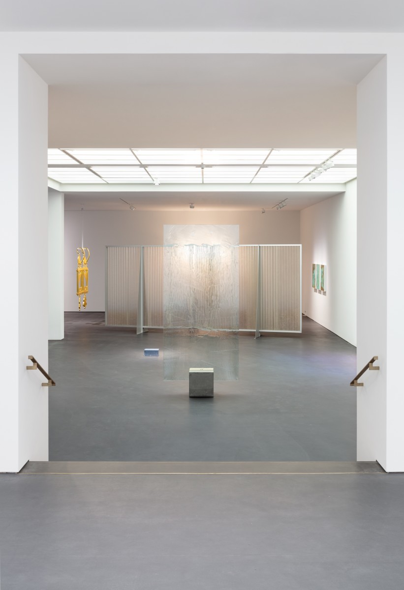 Exhibition view: PS81E, Esther Schipper, Berlin, 2020. Photo © Andrea Rossetti