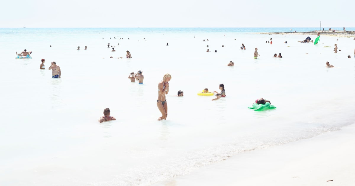Works - Massimo Vitali: Endless Summer | Edwynn Houk Gallery