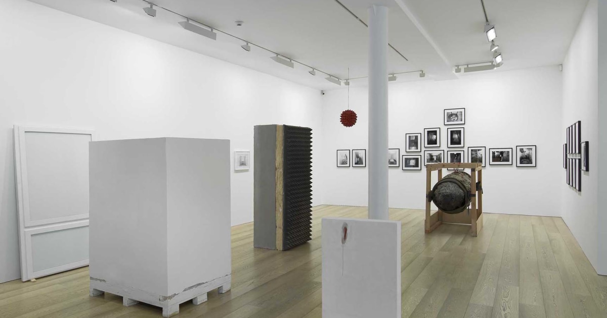 Gregor Schneider: Fotografie und Skulptur Coles | Installation HQ - Sadie Views