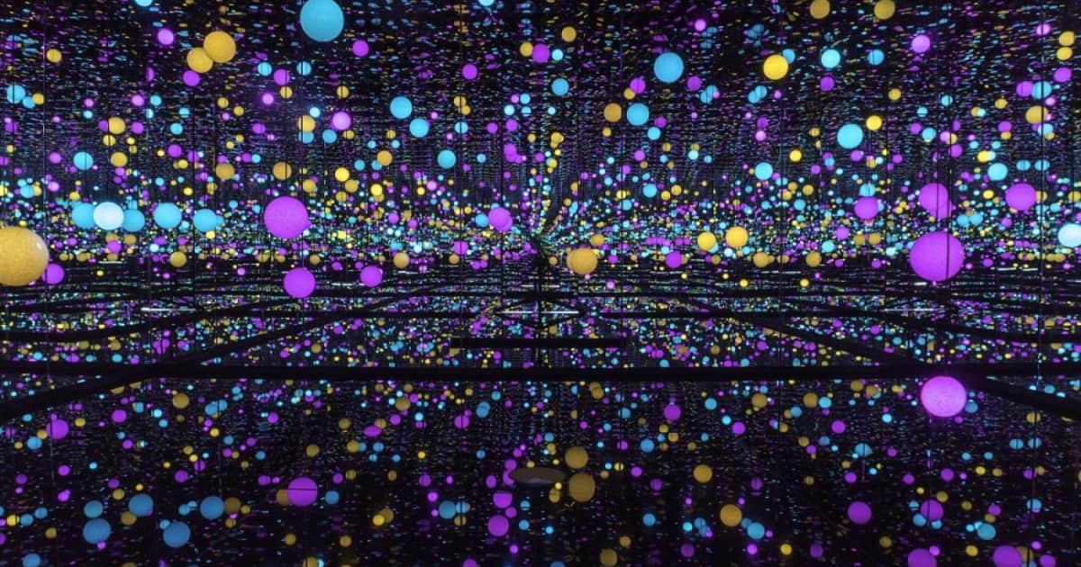 kusama-yayoi-infinity-mirrored