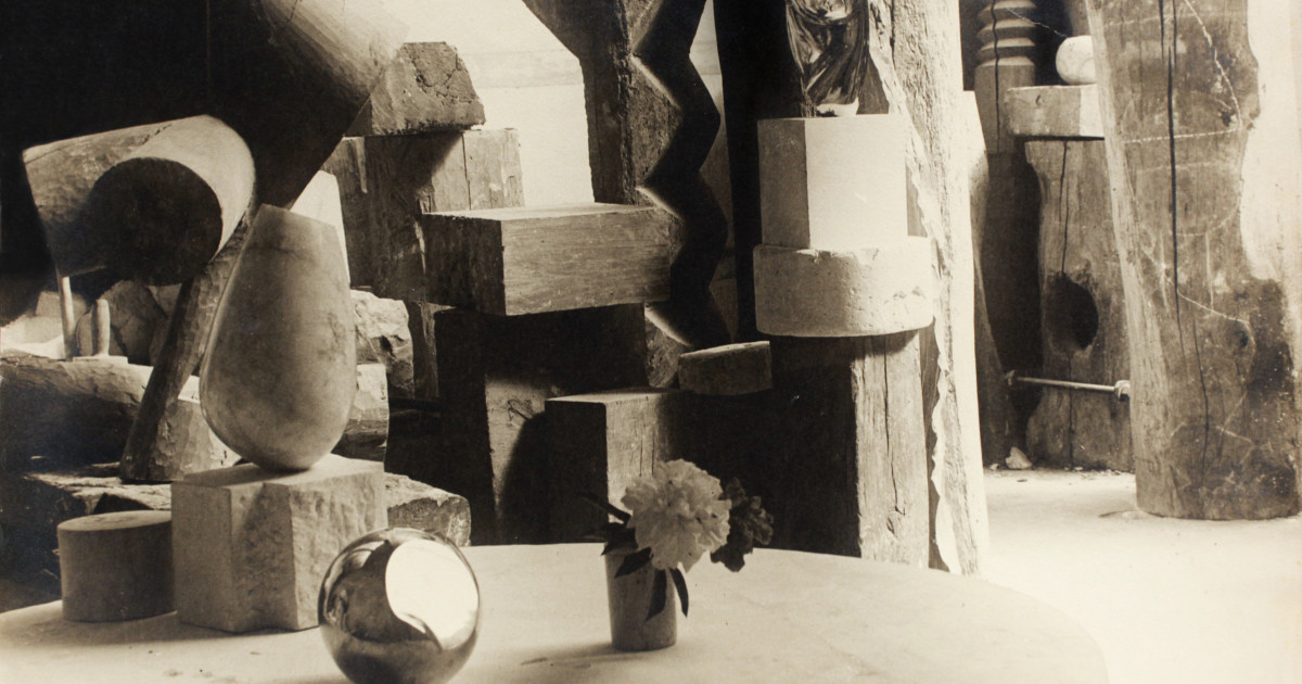 Constantin Brancusi, View of the Studio: Mlle Pogany 11, c. 1923 