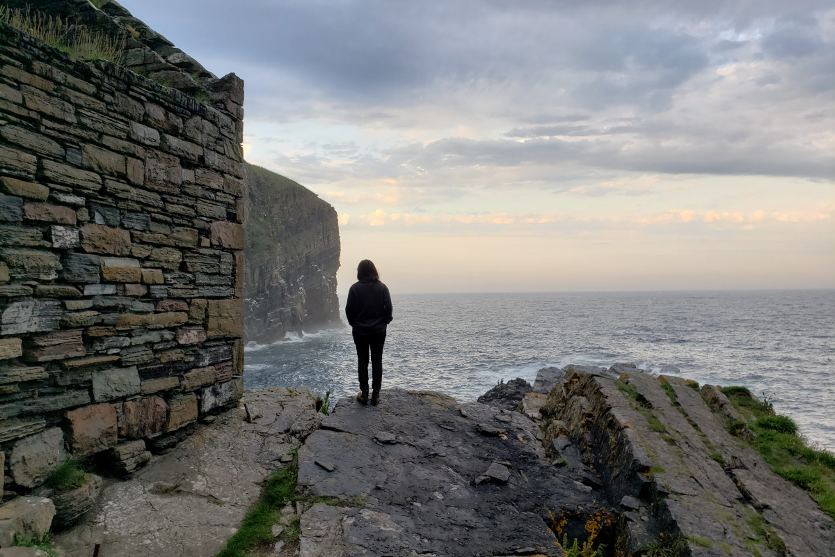 Anne Petters on her last day in Caithness at the bottom of the Whaligoe Steps - Photo: M.Endo
