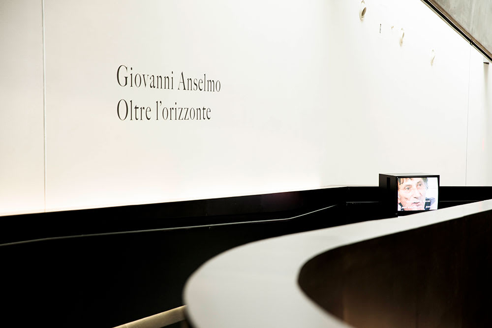 Installation view: Giovanni Anselmo: Oltre l'orizzonte, Museo nazionale delle arti del XXI secolo, 20 June – 6 October 2024. Photo © MUSA, courtesy MAXXI Foundation.