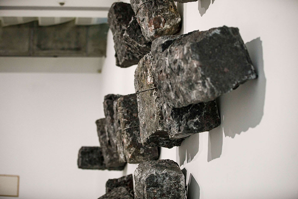Installation view: Giovanni Anselmo: Oltre l'orizzonte, Museo nazionale delle arti del XXI secolo, 20 June – 6 October 2024. Photo © MUSA, courtesy MAXXI Foundation.