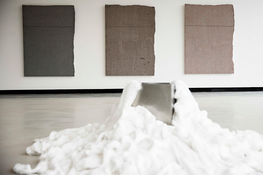 Installation view: Giovanni Anselmo: Oltre l'orizzonte, Museo nazionale delle arti del XXI secolo, 20 June – 6 October 2024. Photo © MUSA, courtesy MAXXI Foundation.