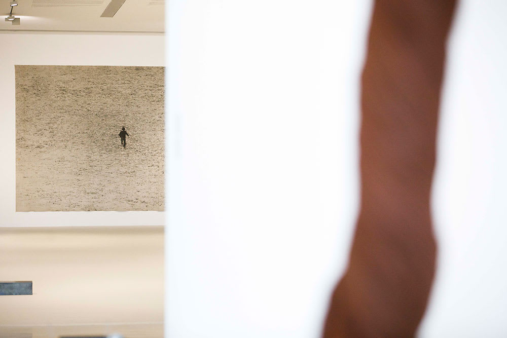 Installation view: Giovanni Anselmo: Oltre l'orizzonte, Museo nazionale delle arti del XXI secolo, 20 June – 6 October 2024. Photo © MUSA, courtesy MAXXI Foundation.