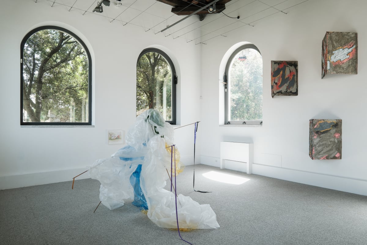 Premio Nivola 2023, Nairy Baghramian Pratza ’e Domo. Una casa semiotica mai costruita Nairy Baghramian, Phyllida Barlow, Nicolas Hsiung, Janette Laverrière, Rosemary Mayer, Win McCarthy, Julie Mehretu, Oscar Murillo, Paulina Olowska, Monica Sosnowska, Mar