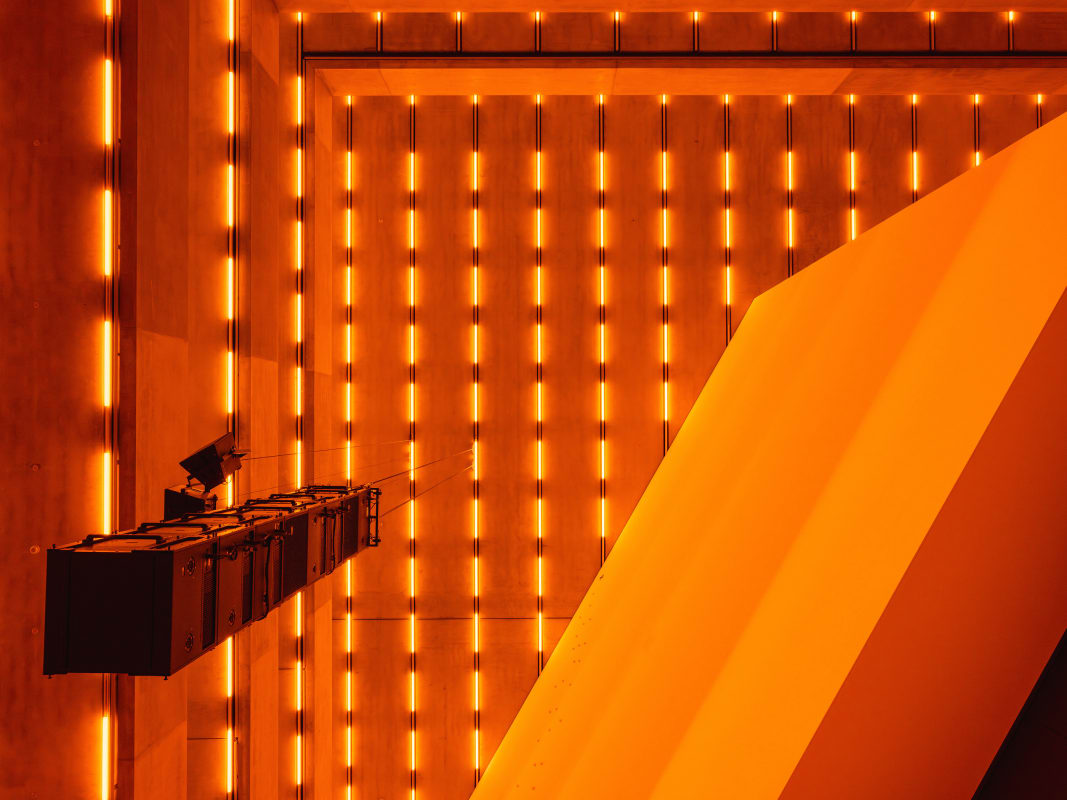 Steve McQueen, Bass, 2024, LED Light and Sound, Courtesy the artist, Co-commissioned work by Laurenz Foundation, Schaulager Basel and Dia Art Foundation, 15 June – 16 November 2025, Schaulager® Münchenstein/Basel (Installation view), Photo: Pati Grabowicz