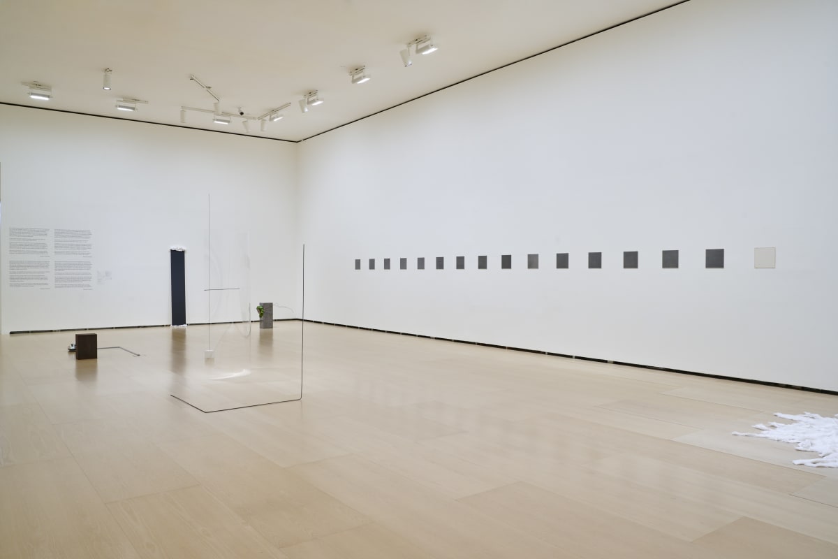 Installation view: "Giovanni Anselmo: Más allá del horizonte" at Guggenheim Bilbao