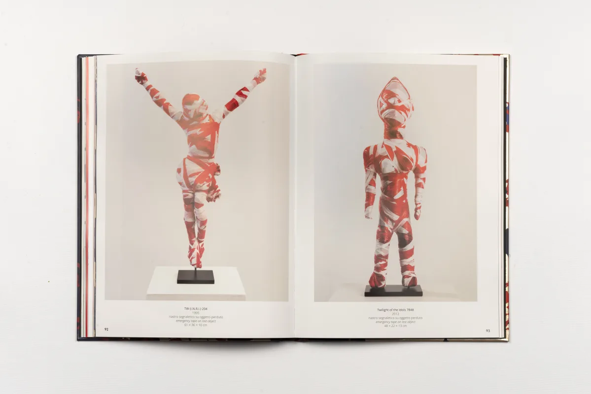 Image: Kendell Geers: OrnAmenTum'EtKrimen