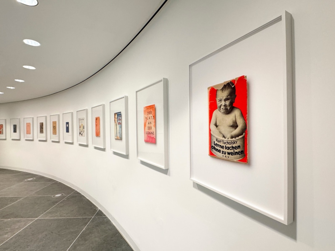 Fokusshow – Die Bücher With Annette Kelm