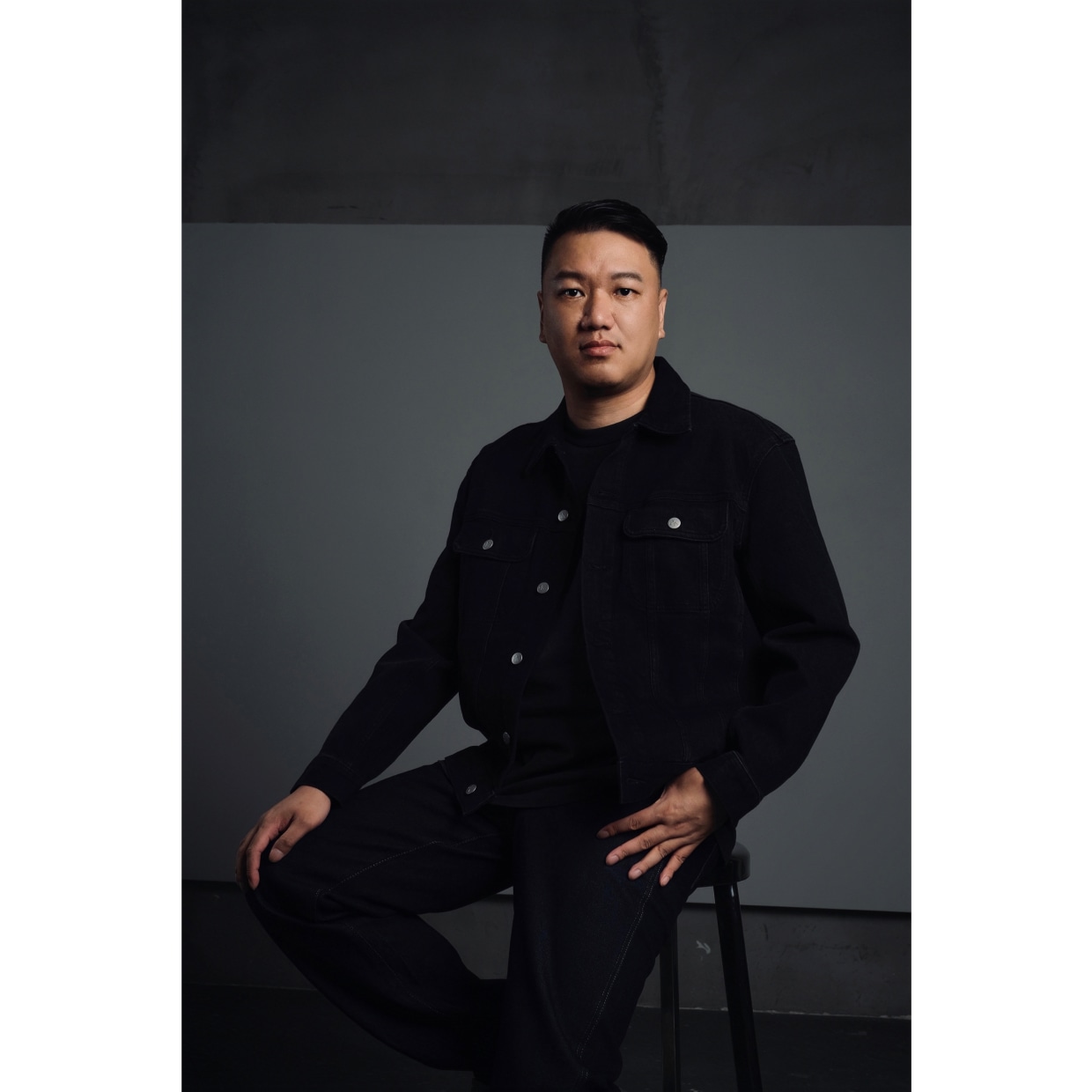 ARTIST: Kong Lingkai Kong Lingkai holds various positions in the field of photography, including Executive Deputy Director of the Professional...