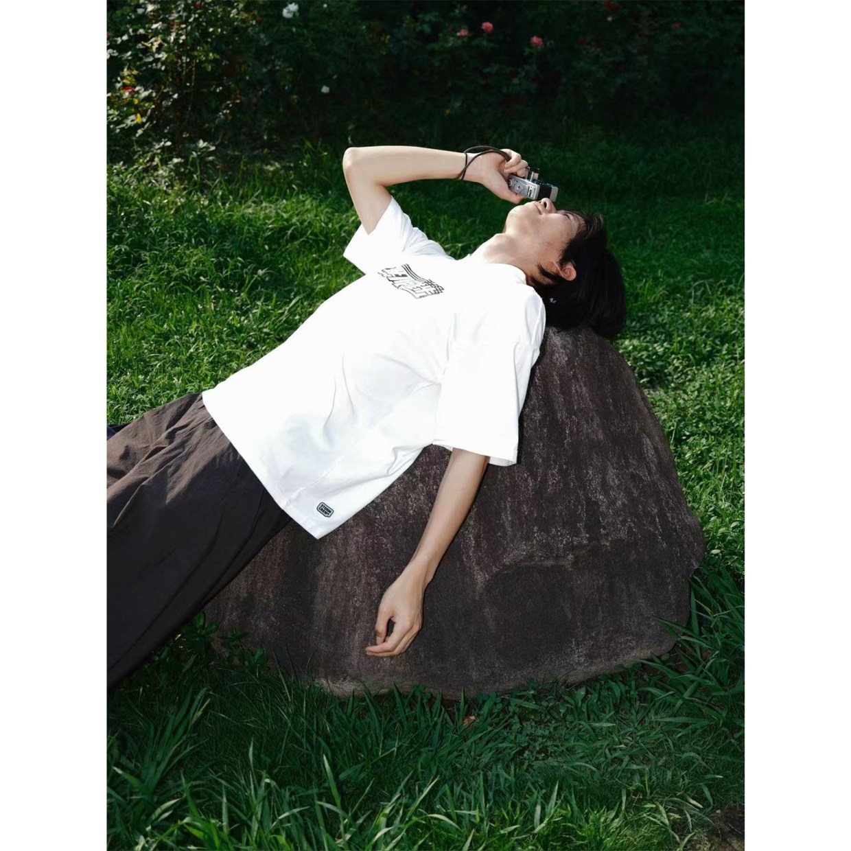 Artist: Xu Yu Xuyu (Qin Dongyi), an avid photographer and documentarian of Shanghai’s streets during his leisure time, graduated from...