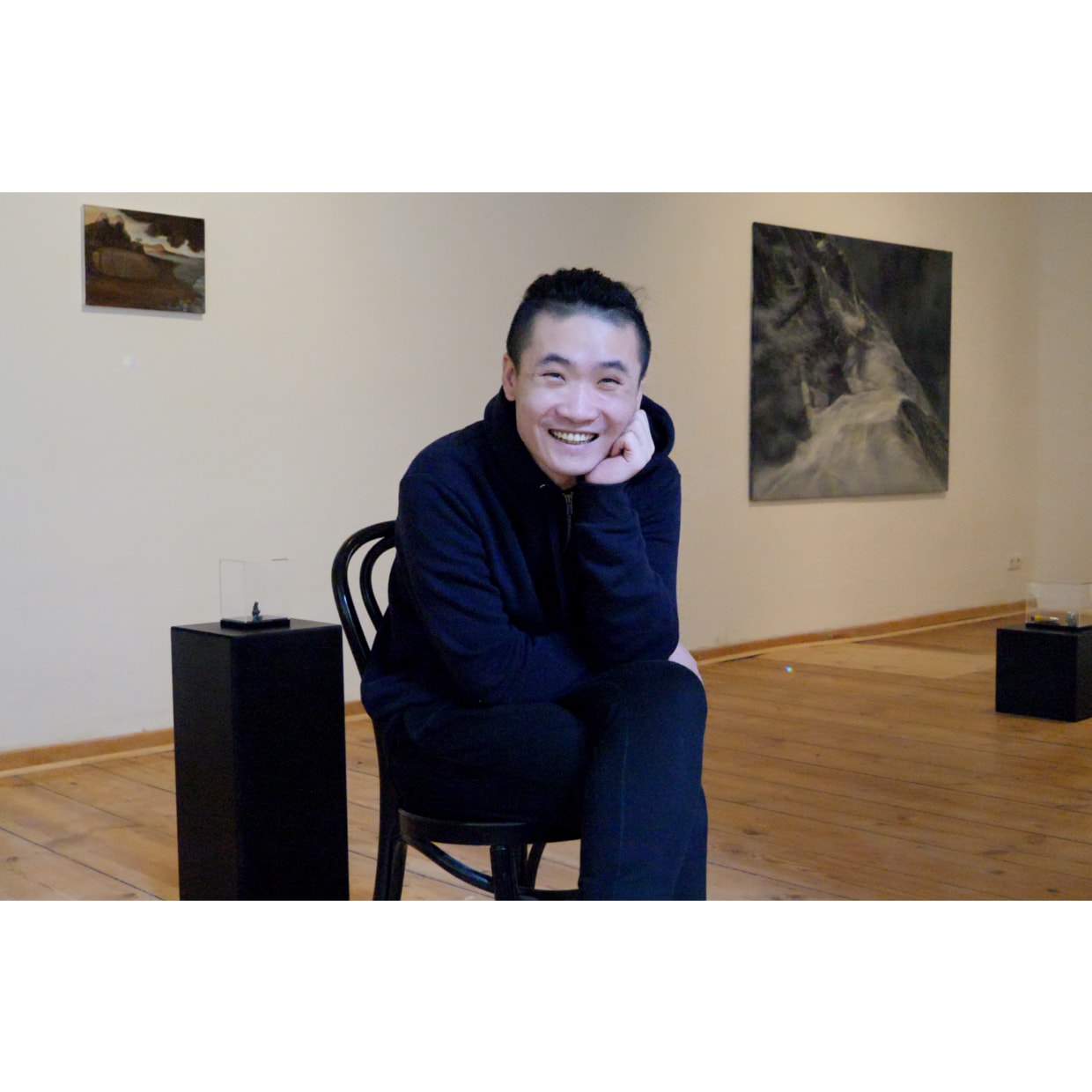 ARTIST: Liu Guangli Liu Guangli was born in 1990 in Lengshuijiang, China. He currently lives and works in Paris. He...