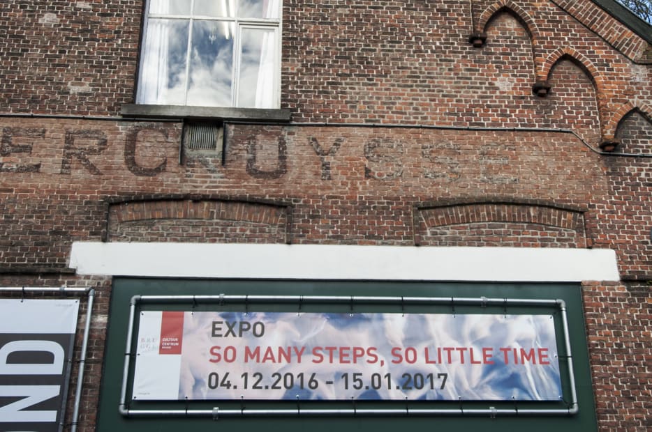 'So many steps, so little time': exhibition view De Bond, Bruges, 2016-2017