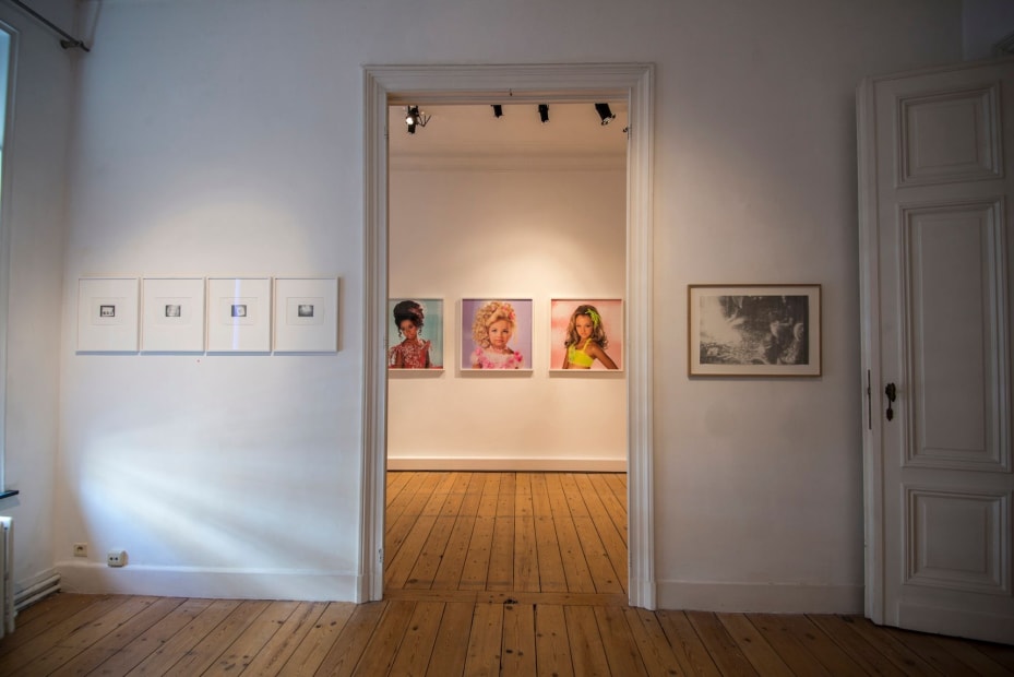 "Humble Me" Aeroplastics, 2015 Installation view with artworks by Susan ANDERSON and Marcel GÄHLER