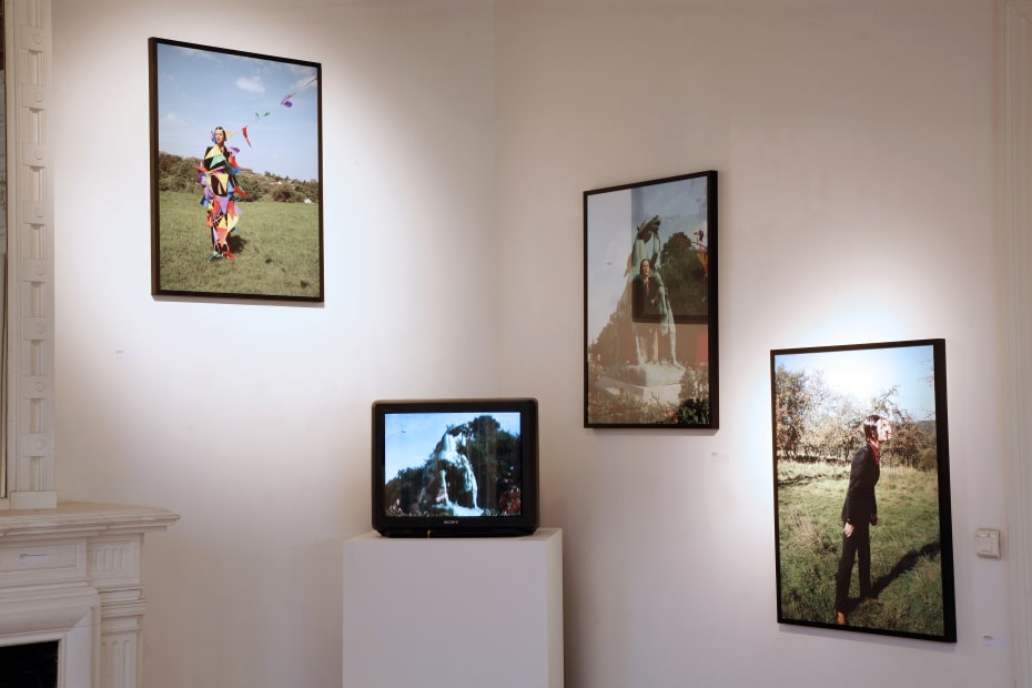 'Power to the People': exhibition view Aeroplastics @ Rue Blanche Str., Brussels, 2008-2009. Ph: Vincent Everarts