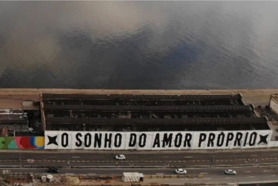Post it, 2020 | Avenida Rodrigues Alves | Rio de Janeiro, Brasil | Foto Marcello dos Santos