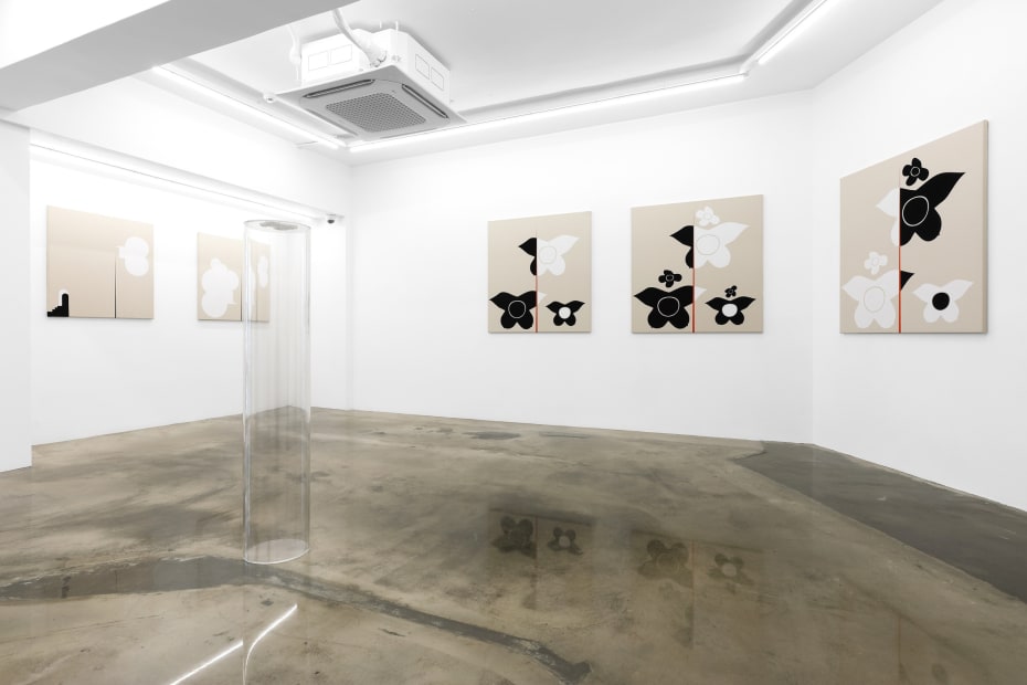 Fill It Up Silver, 2019 (installation view) Various Small Fires, Seoul