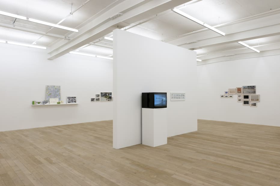 Installation view, Tercerunquinto: Estrategia y ánimo, Galerie Peter Kilchmann, Zurich, Switzerland, 2013, Photo: Sebastian Schaub