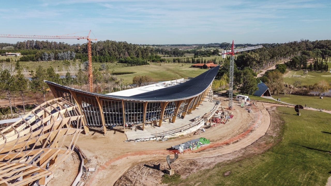 The new Museo de Arte Contemporaneo Atchugarry under construction in the resort city of Punta del Este, Uruguay. Photo: Lorena Larriestra and Nicolas Vidal