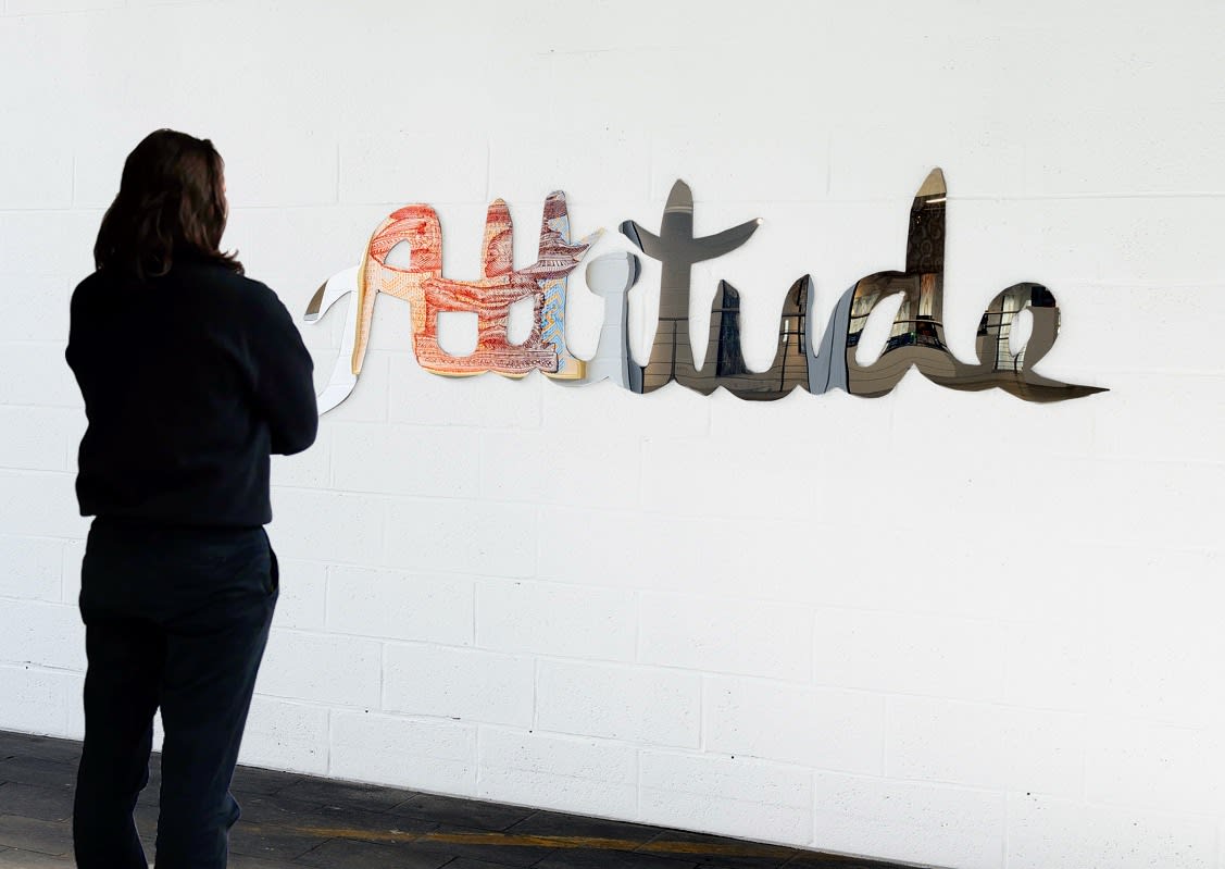 Delphine DE SAXE-COBOURG, Attitude, 2020