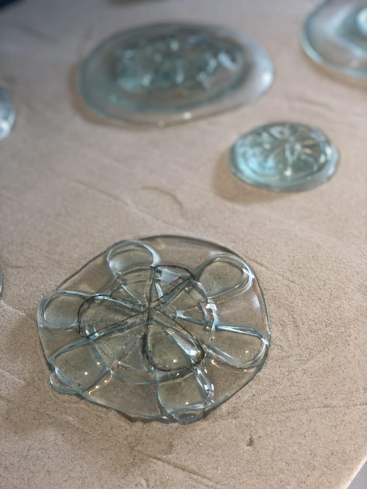 Elodie ANTOINE, Meduses en verre, 2020