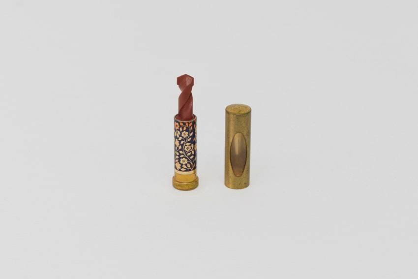 Elodie ANTOINE, Rouge à lèvre moulé en mèche à béton 7, 2014