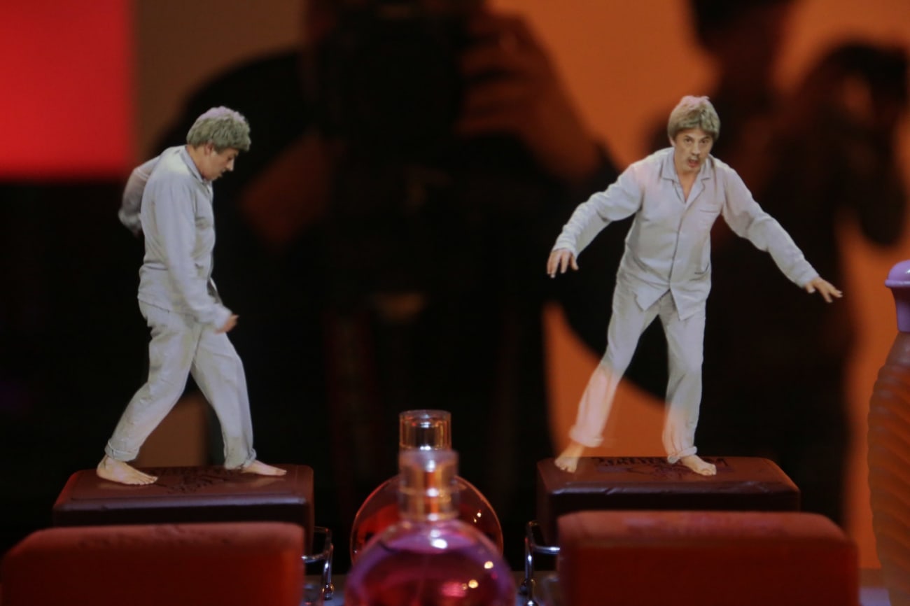 Pierrick SORIN, Chorégraphie pour savonnettes (Choreography on soap), 2014