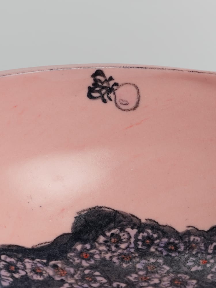 Johanna Jackson, Pink bowl with flower and flies, 2022