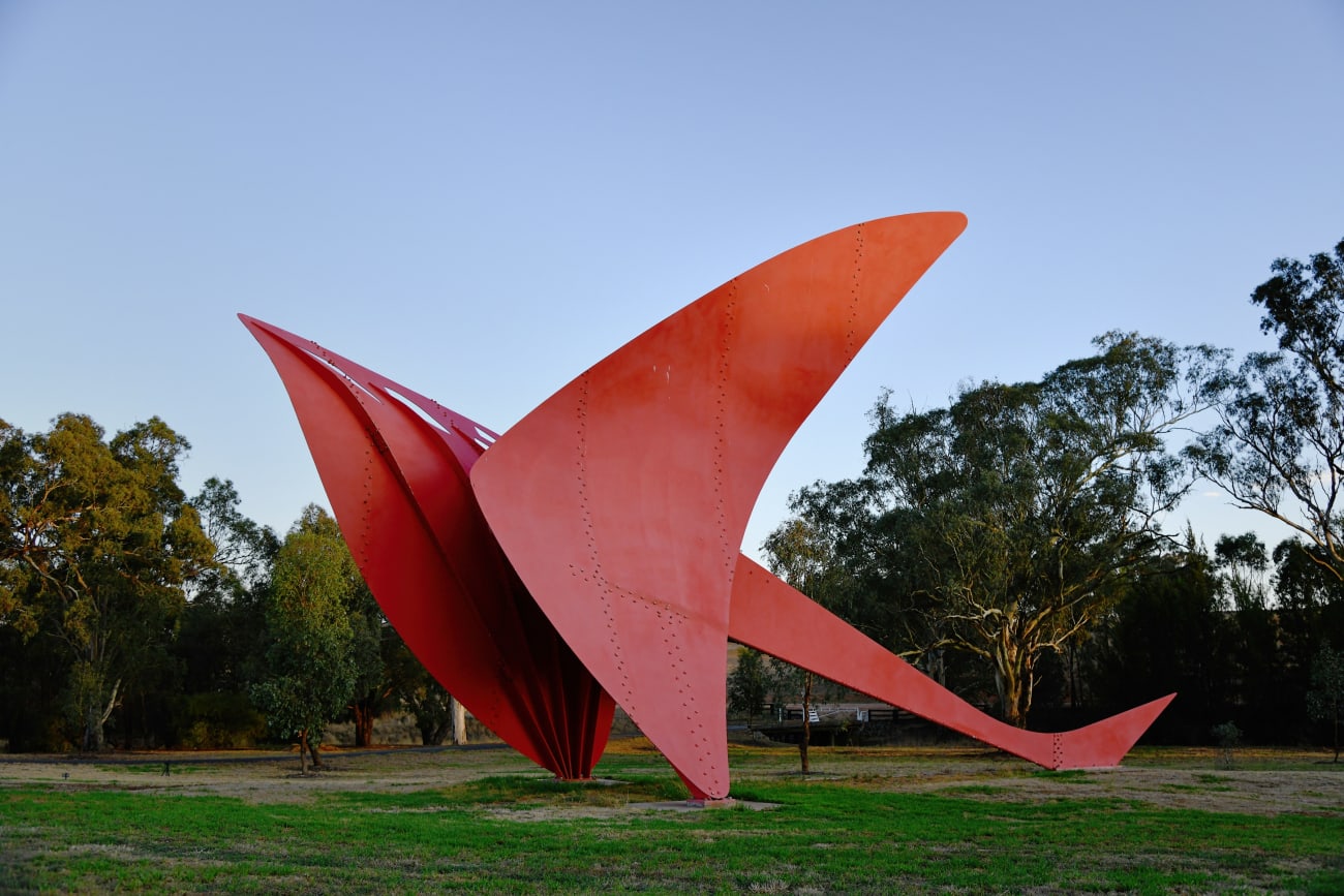 Alexander Calder, Flying Dragon, 1975