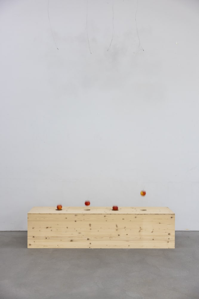 Roman Signer, Vier Apfel / Four Apples, 2011/2021
