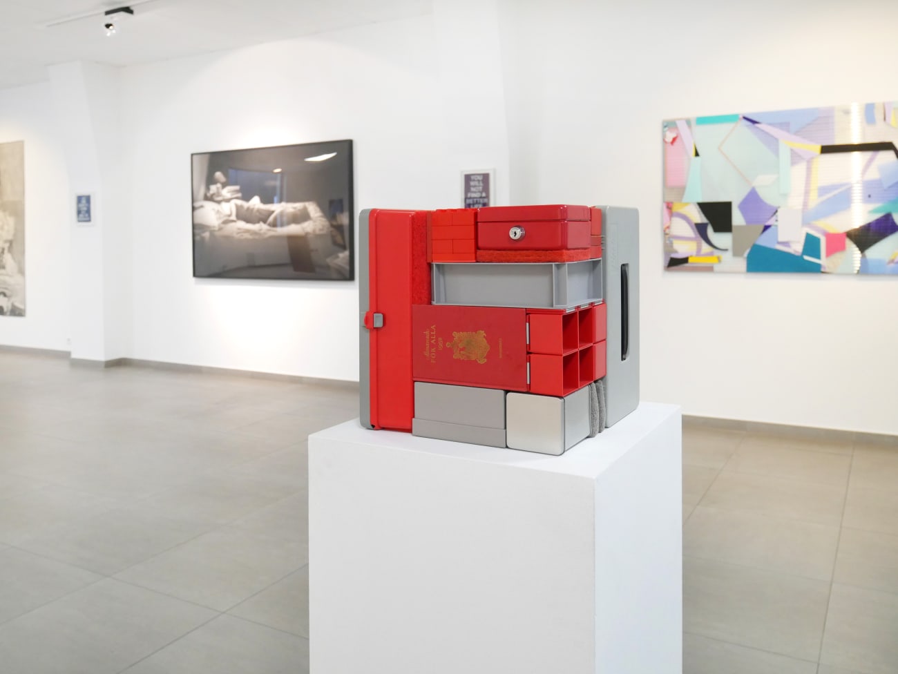 Come What May. Rebooted : installation view of the Showroom / Aeroplastics at 207VDK, 2021, Ph: © Aeroplastics / works by Hugo Alonso, Mark TITCHNER, Michael JOHANSSON, Danny ROLPH