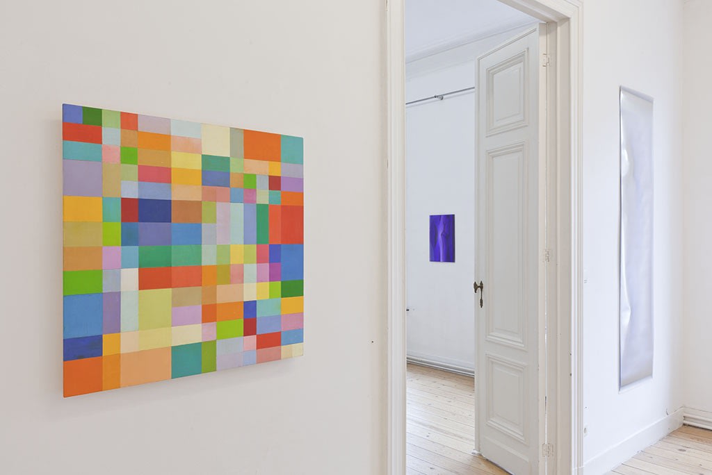Deep Inside: exhibition view / Aeroplastics, Rue Blanche Str., Brussels, 2011 / ph: Vincent Everarts / work by Georges MEURANT and Carrie YAMAOKA