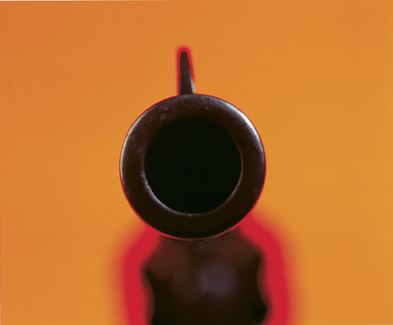 Andres Serrano, Colt D.A. 45, 1992, Cibachrome, 124 x 150 cm Courtesy of 20.21 Galerie Edition Kunsthandel GmbH, Essen