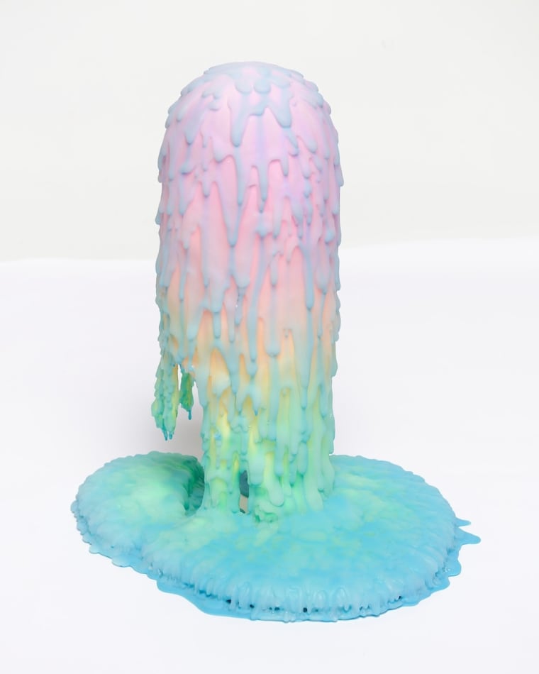 Dan Lam slime sculpture with gradient color of pink and blue