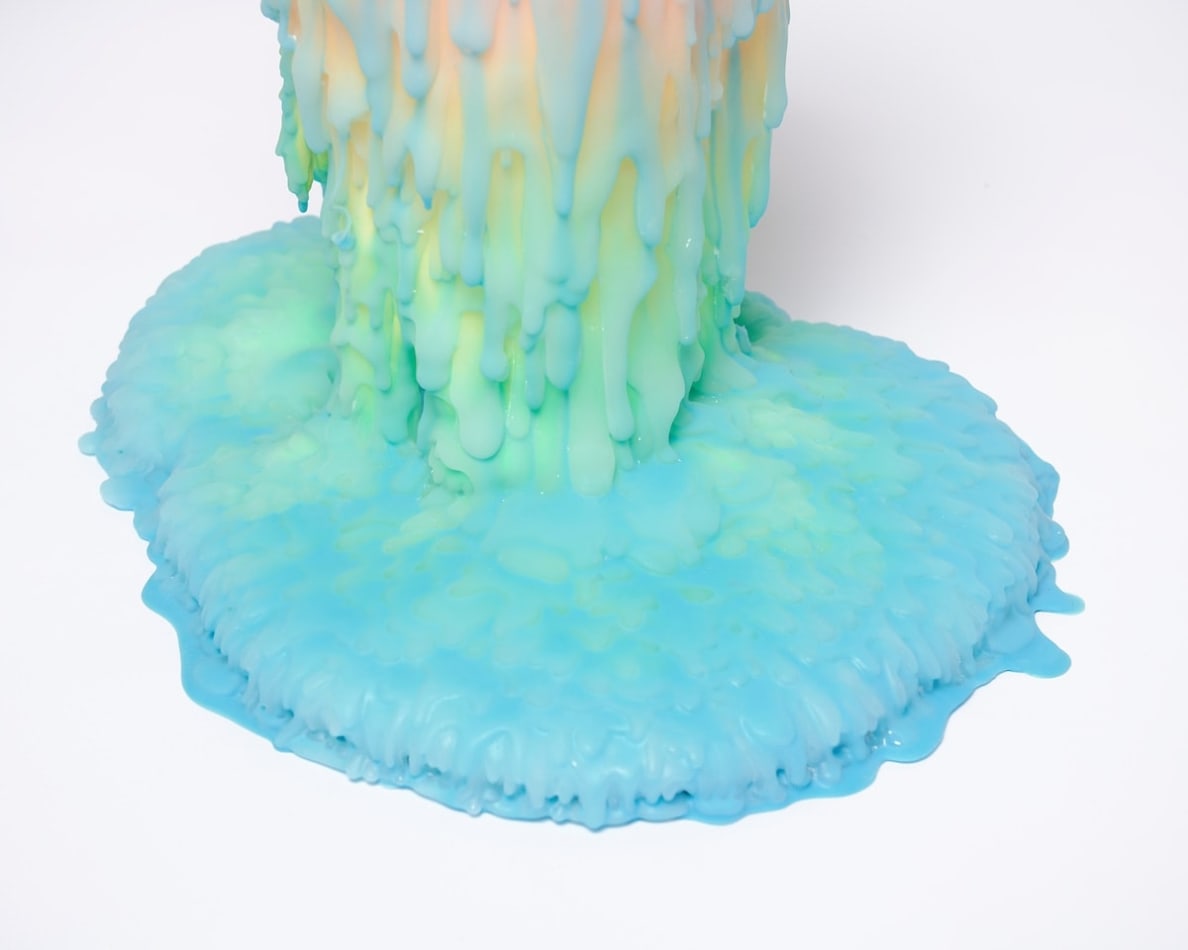 Dan Lam slime sculpture with gradient color of pink and blue