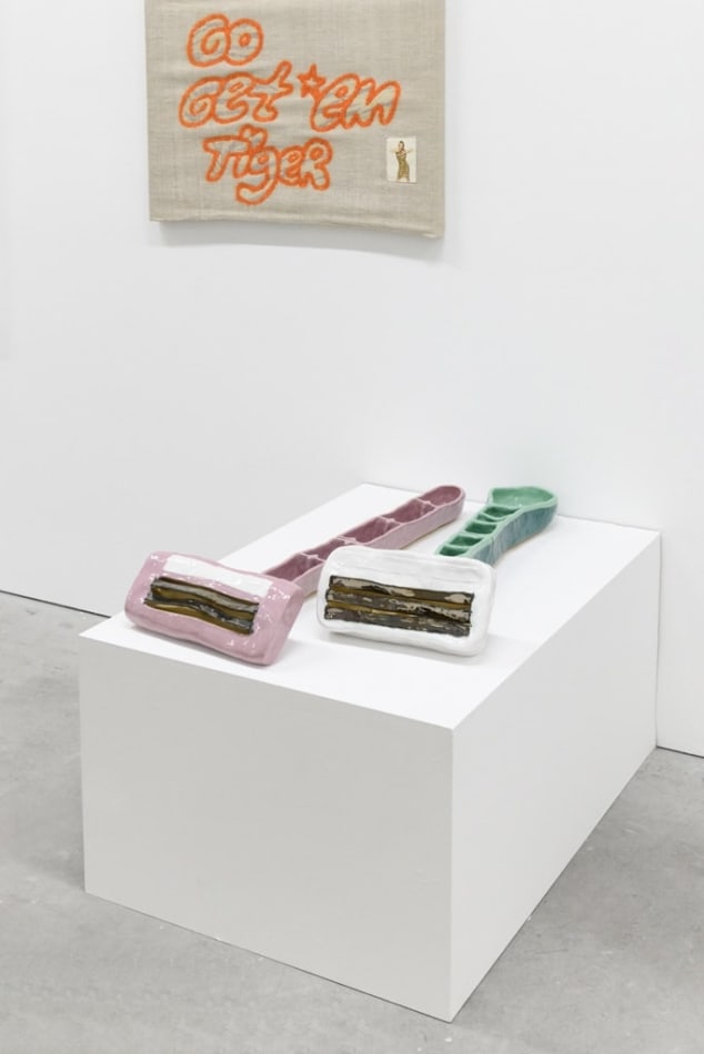 Install Image of “Pair of Razors” in 